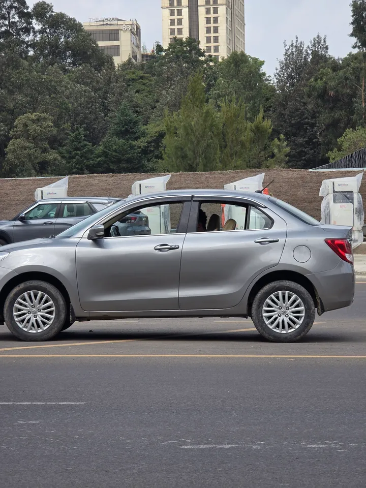 Suzuki Dzire 2022 Automatic 1200cc – photo 9