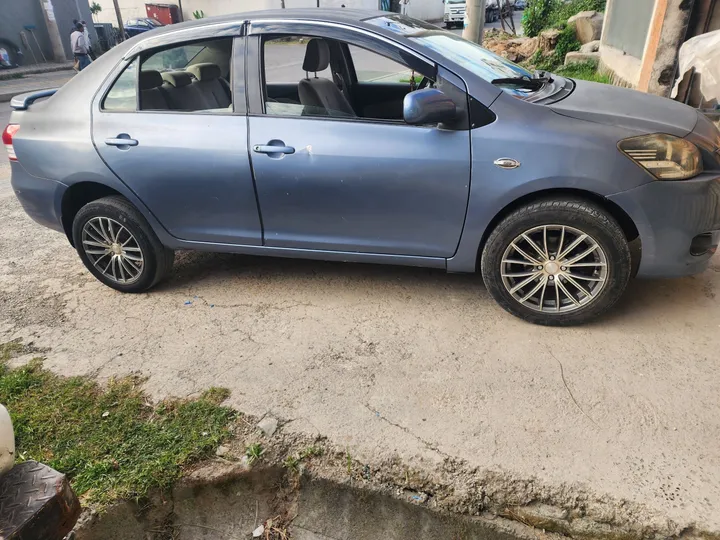 Toyota Yaris Sedan Automatic 2011 – photo 4