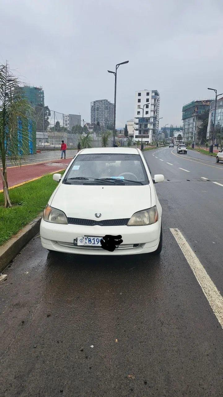 Toyota Platz 2001 Automatic – photo 3