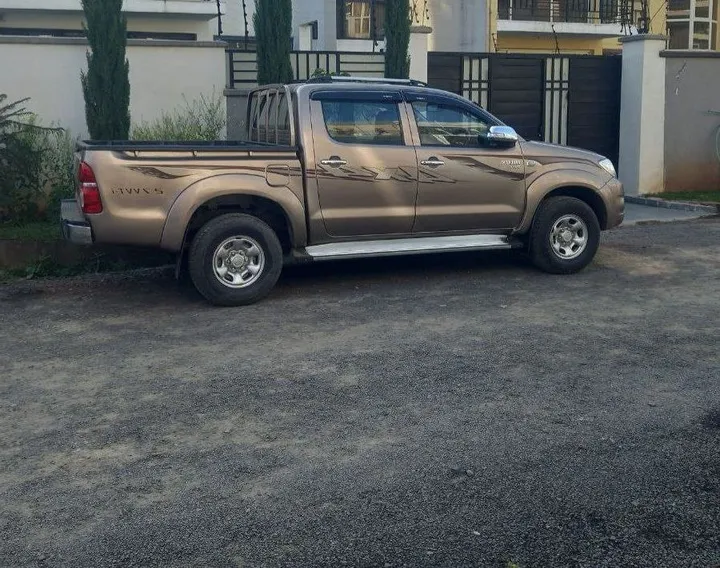 2010 D4D 2KD Manual Pickup – photo 4
