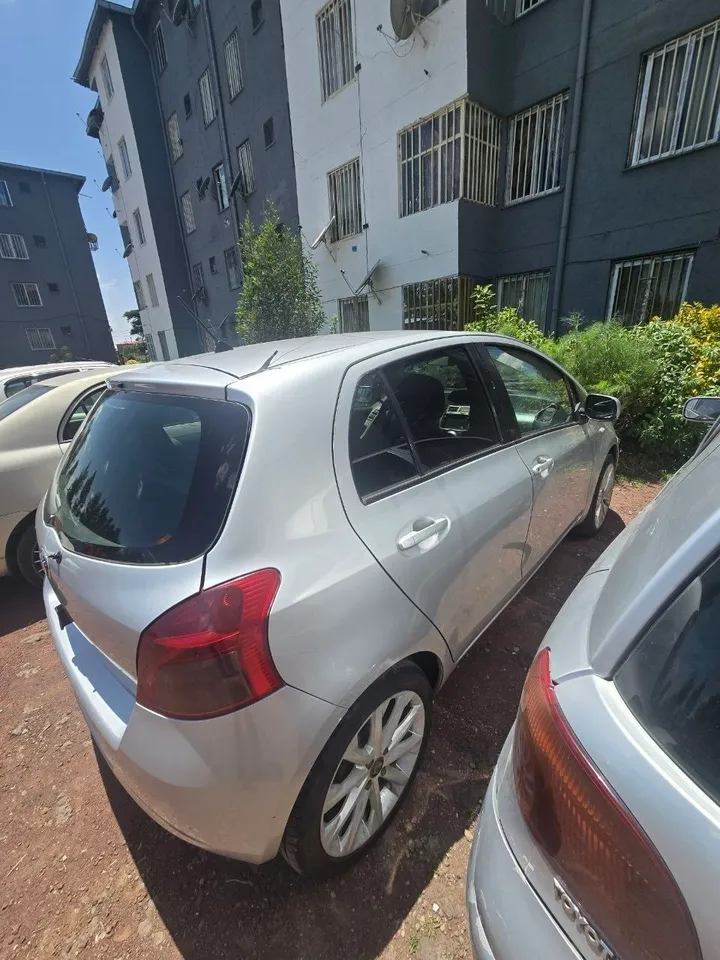Toyota Compact Yaris 2008 Automatic – photo 4