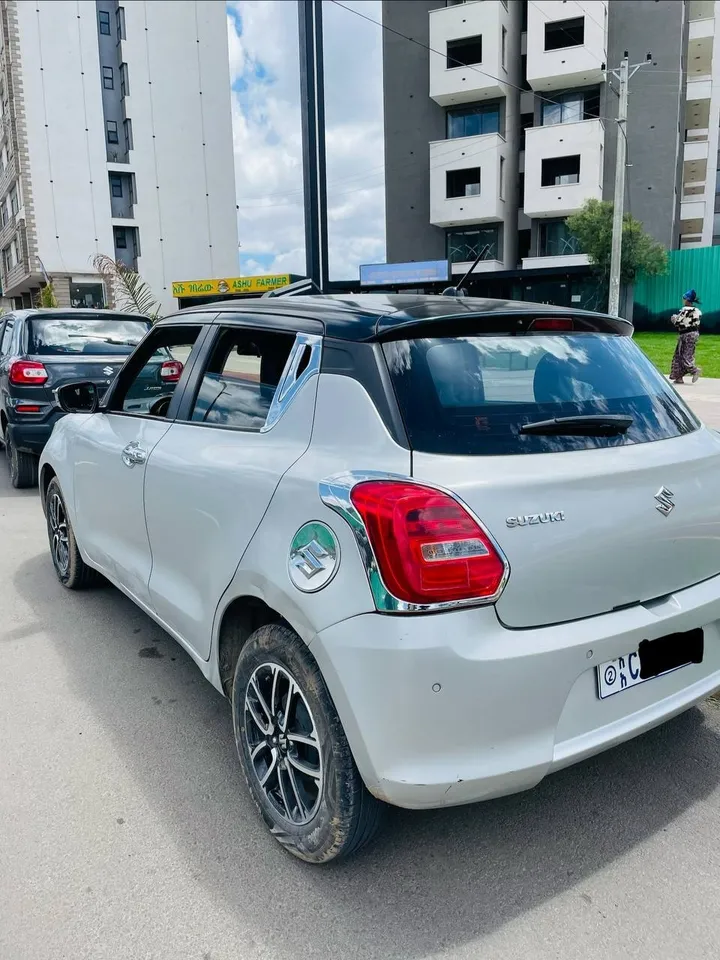 Suzuki Swift 2022 Automatic 1.2L – photo 6