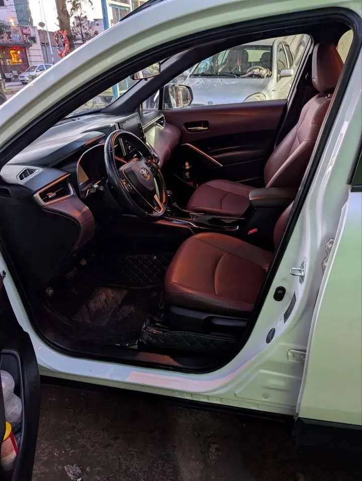 2023 Toyota Corolla Cross Hybrid – photo 3