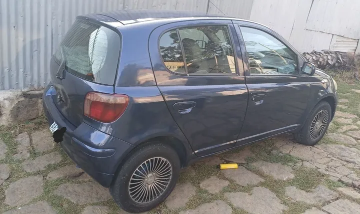 Toyota Vitz 2002 Automatic – photo 3