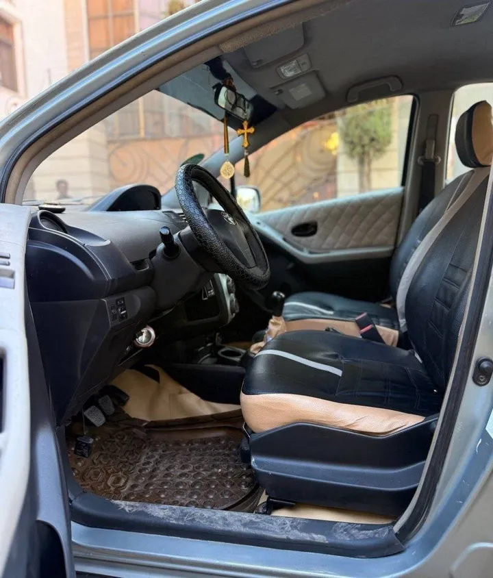 Toyota Yaris Compact 2007 Manual – photo 3