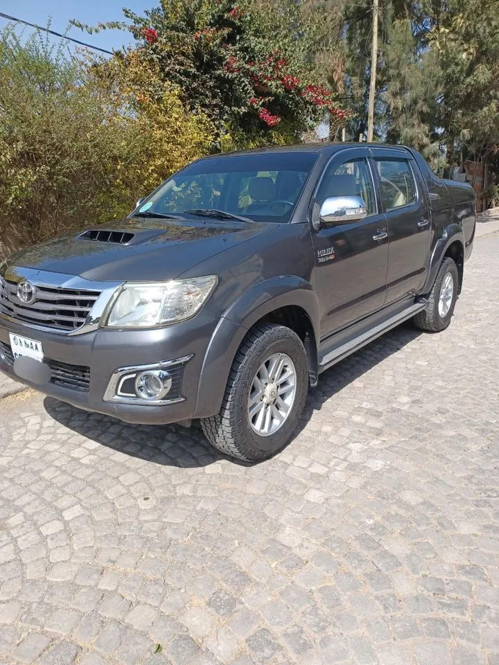Toyota Hilux 2014 Double Cab – photo 4