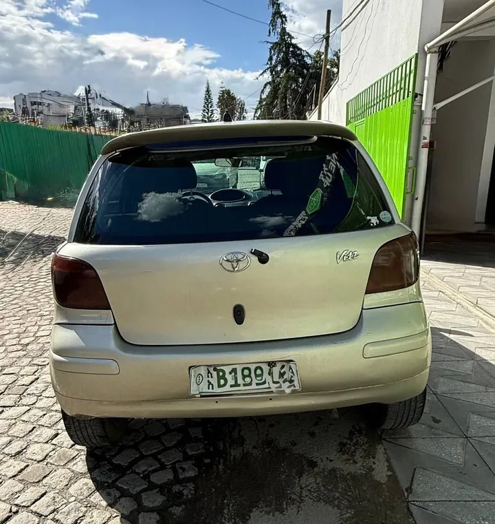 Toyota Vitz 2004 Automatic – photo 3