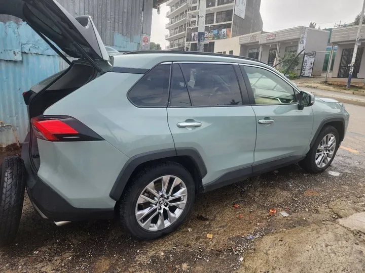 Toyota Rav4 2021 AWD SUV – photo 5