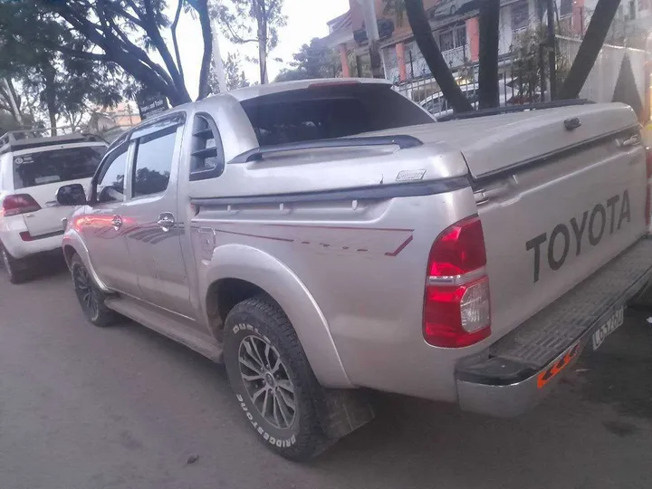 Toyota Hilux Double Cab 2012 – photo 4