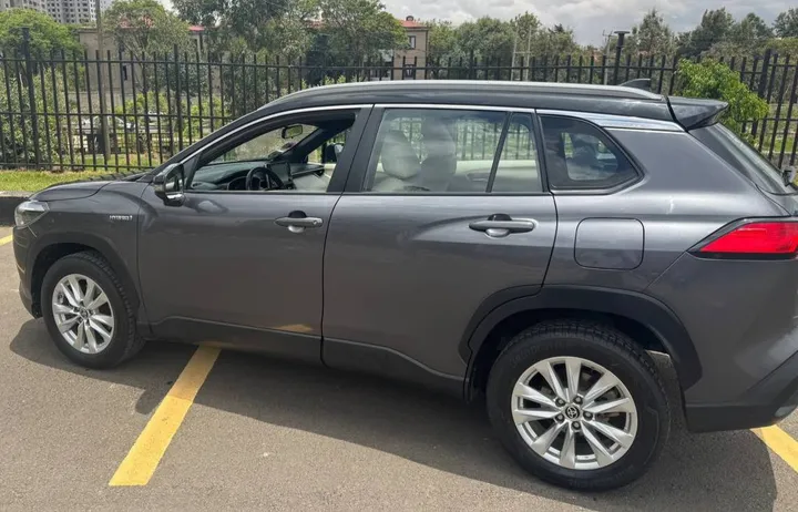 Toyota Corolla Cross Hybrid 2024 – photo 3
