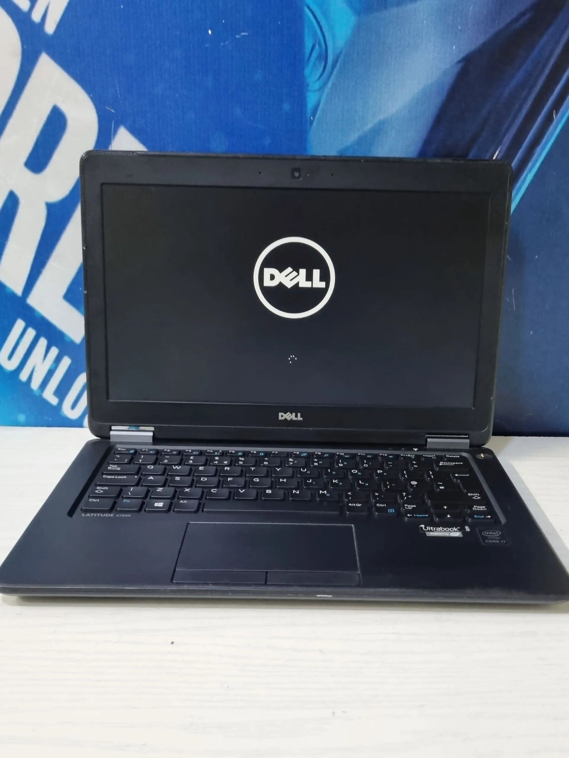 Dell Latitude E7250 i7 Laptop – photo 3