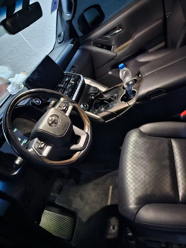 2022 Toyota LandCruiser VXR SUV – photo 3