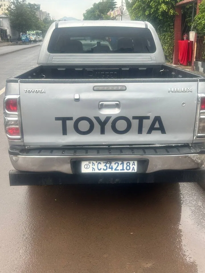 2014 Toyota Hilux D-4D Pickup – photo 3