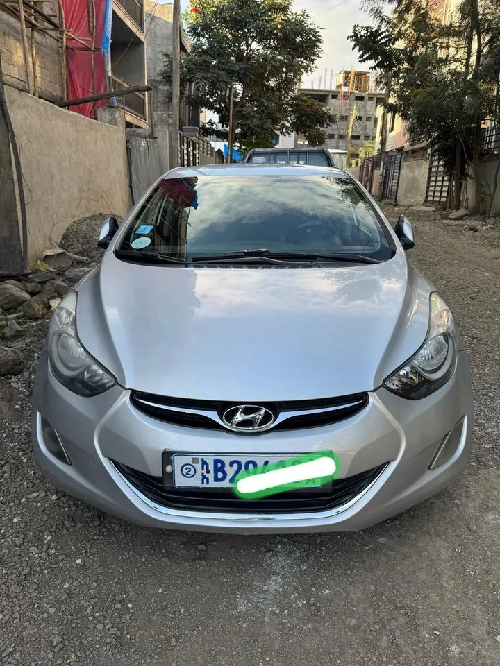 Hyundai Avante 2012 GDI Automatic – photo 3