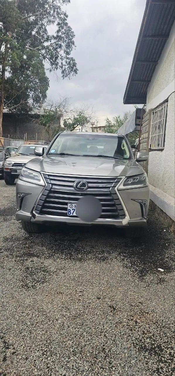 Lexus LX 570 Limited 2016 – photo 6