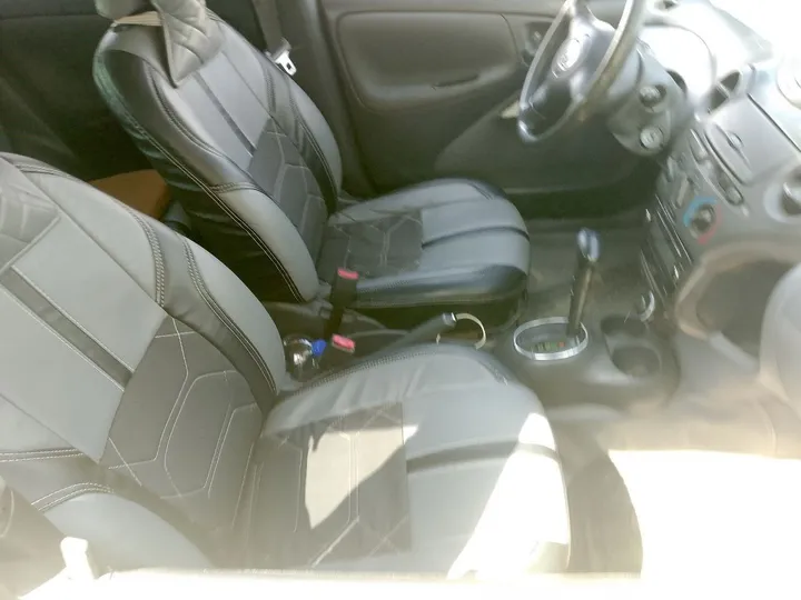 Toyota Vitz 2002 Automatic – photo 5
