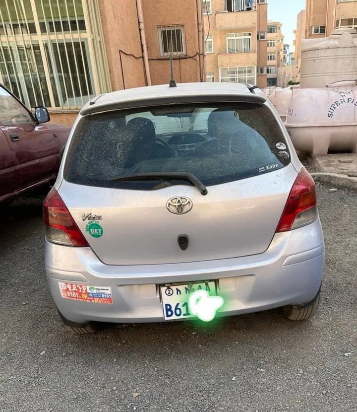 Toyota Yaris 2010 Automatic – photo 3