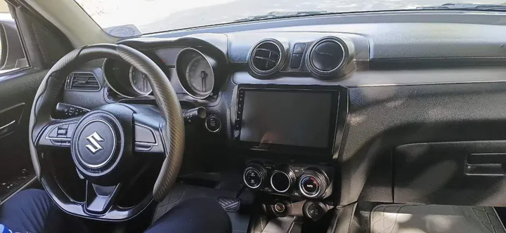 Suzuki Swift 2022 Automatic Sedan – photo 3