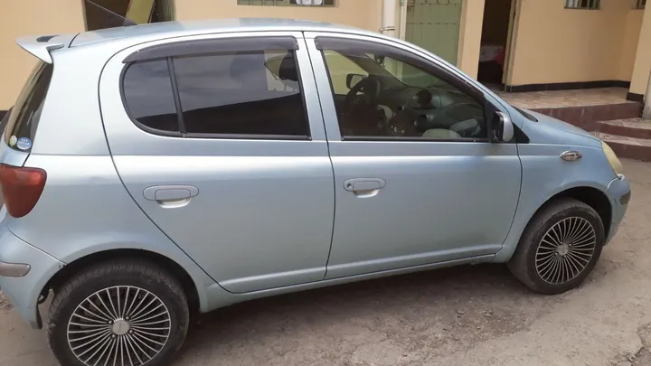 Toyota Vitz 2004 Automatic – photo 3