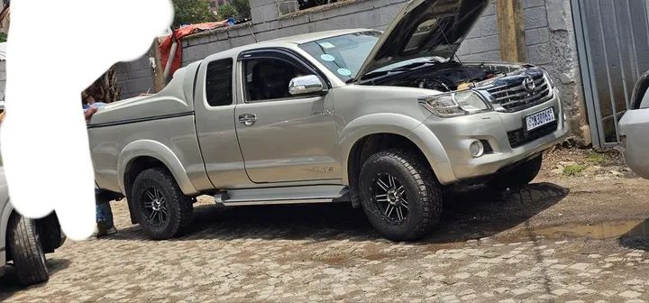 Toyota Hilux Vigo 2013 – photo 7