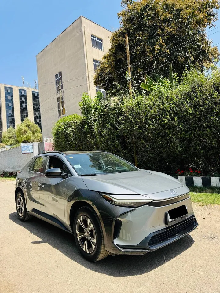 Toyota BZ4X 2023 Electric SUV – photo 3
