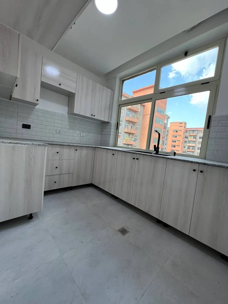 40/60 Condominium 3 Bedroom Ayat – photo 4