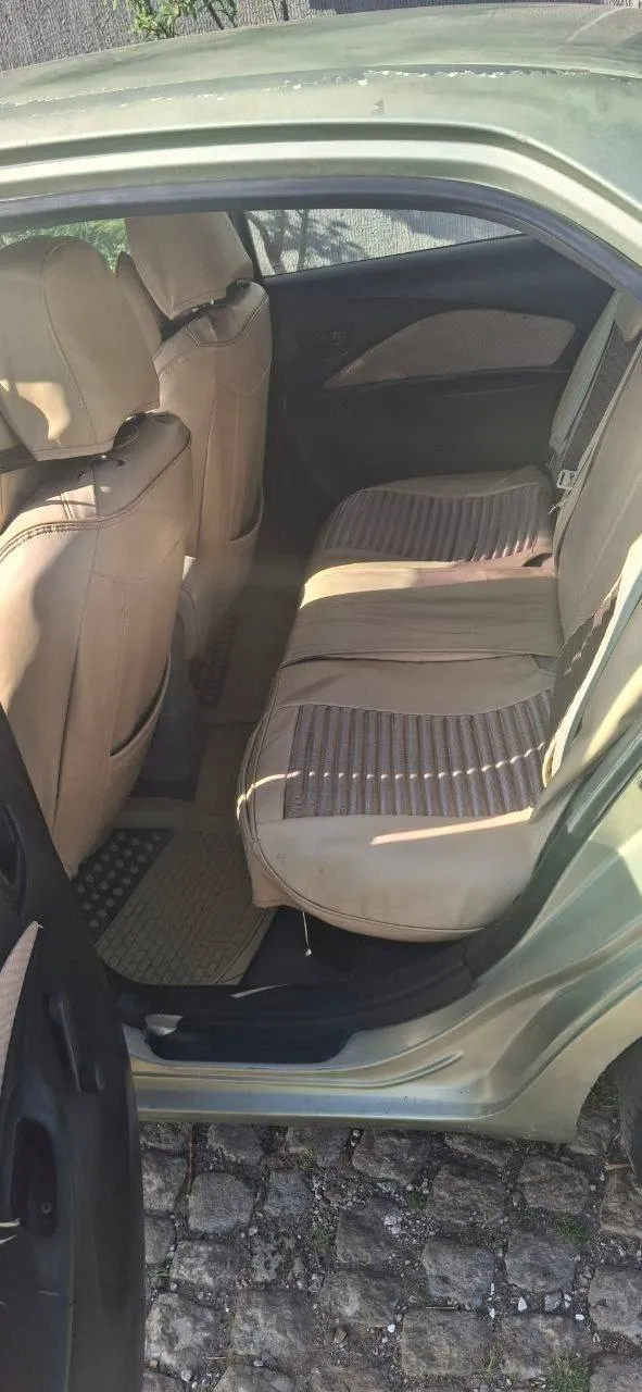 Toyota Yaris Sedan 2007 – photo 4