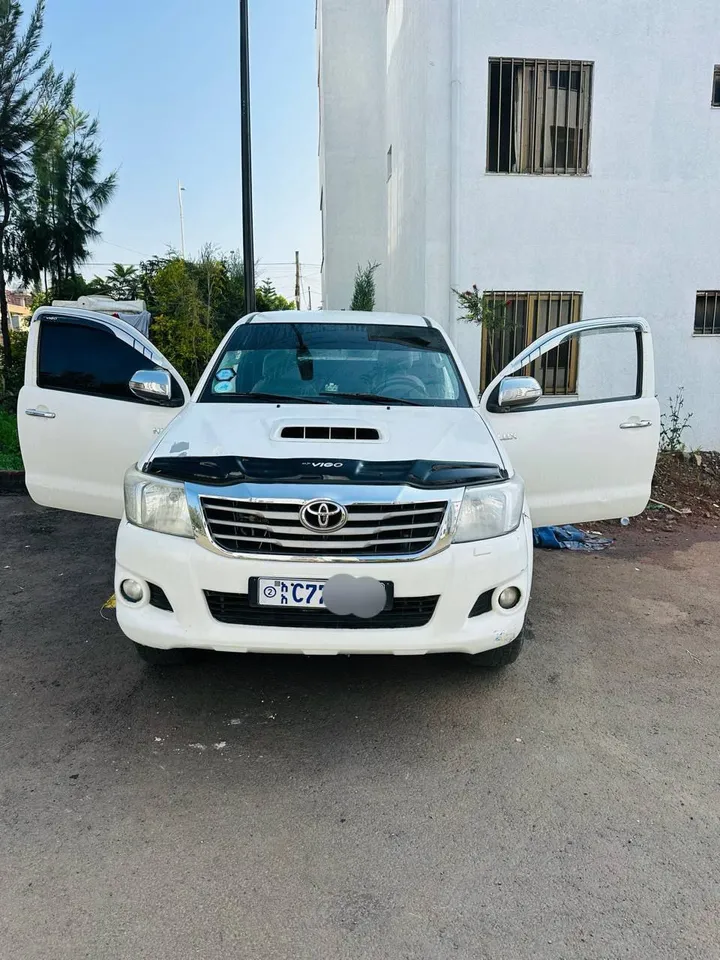 Toyota Hilux Pickup 2013 – photo 6