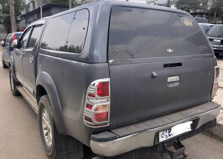 Toyota Hilux 2012 Double-Cab 4WD – photo 4