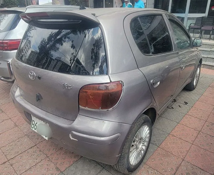 2004 Toyota Vitz Automatic – photo 3