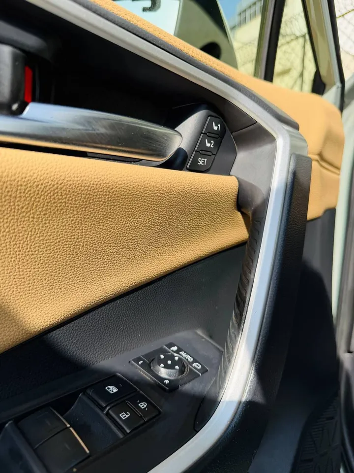 Toyota RAV4 Hybrid 2023 Europe – photo 4