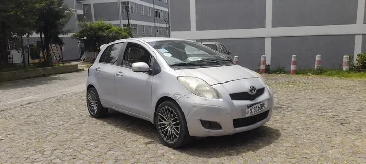 Toyota Yaris Compact 2008 – photo 3