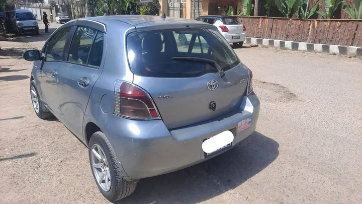 Toyota Yaris Compact 2007 Automatic – photo 3
