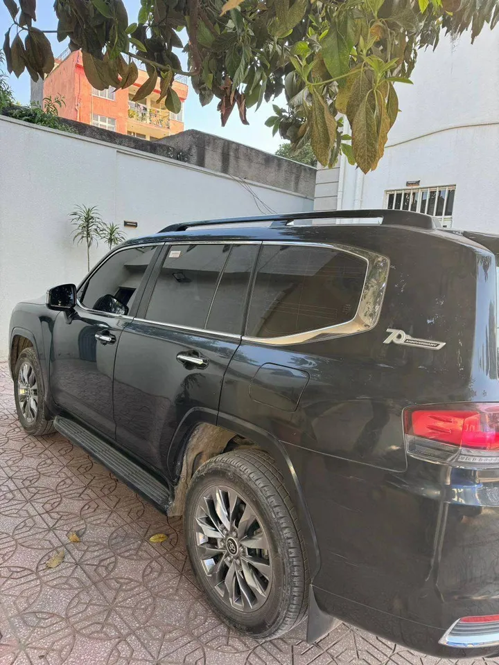 Toyota Land Cruiser V6 VXR 2023 – photo 3