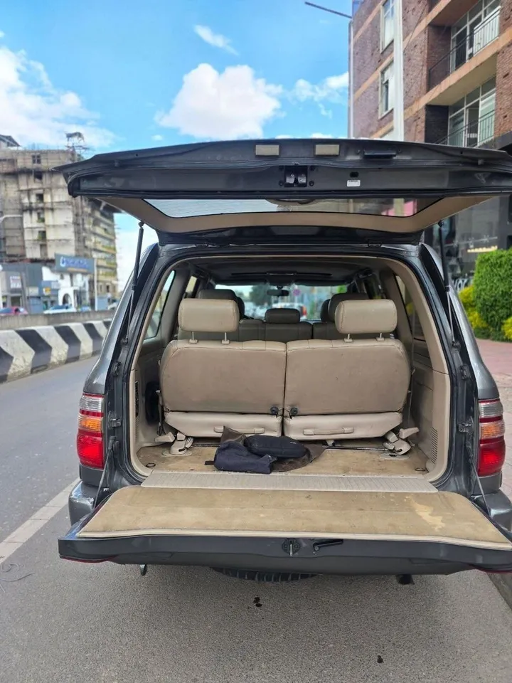 Toyota Land Cruiser 105 Automatic SUV – photo 4