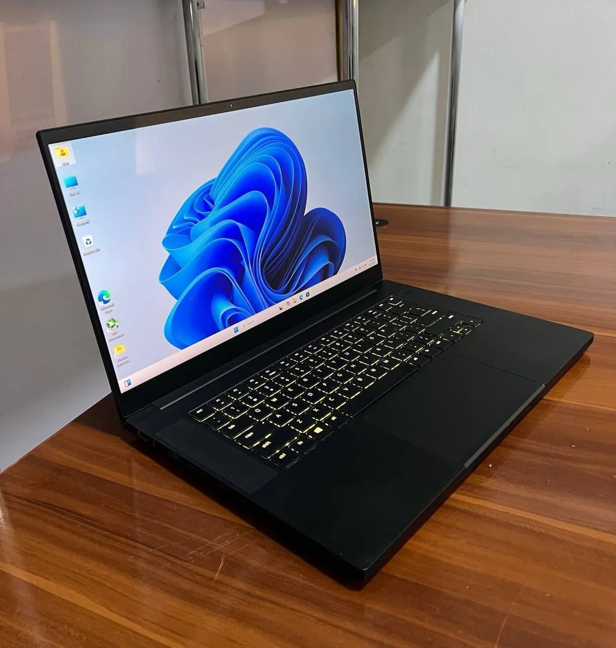 Razer Blade Gaming Laptop i7 RTX 2060 – photo 3