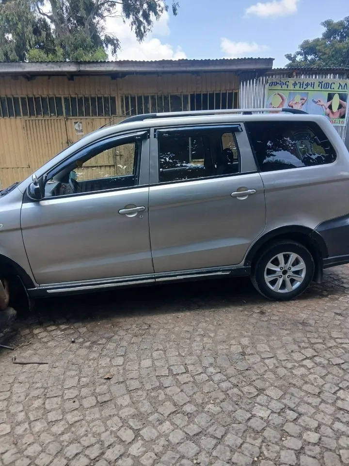 GLORY 2020 Petrol Manual Van – photo 5
