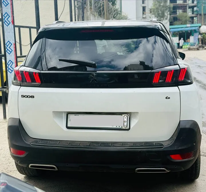 Peugeot 5008 2021 SUV – photo 4