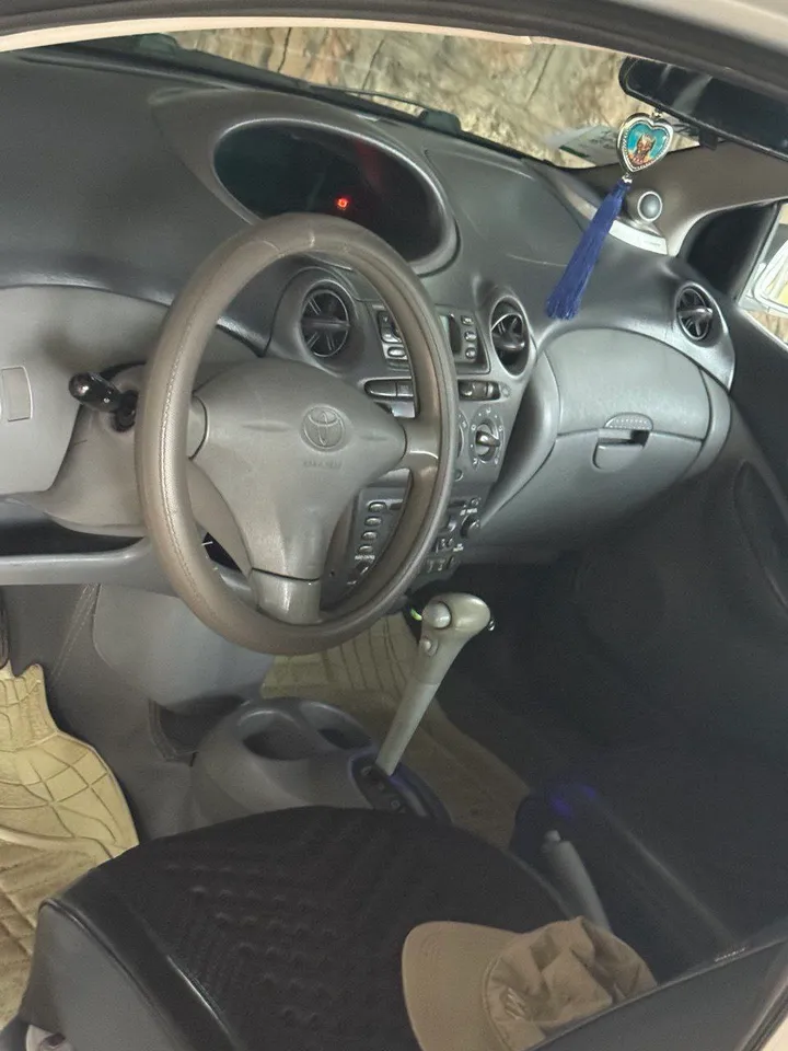 Toyota Vitz Yaris Automatic 2001 – photo 6