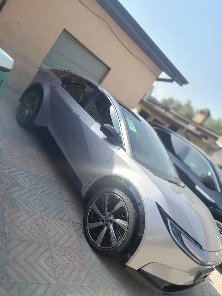 2025 Toyota Bz5 – photo 3