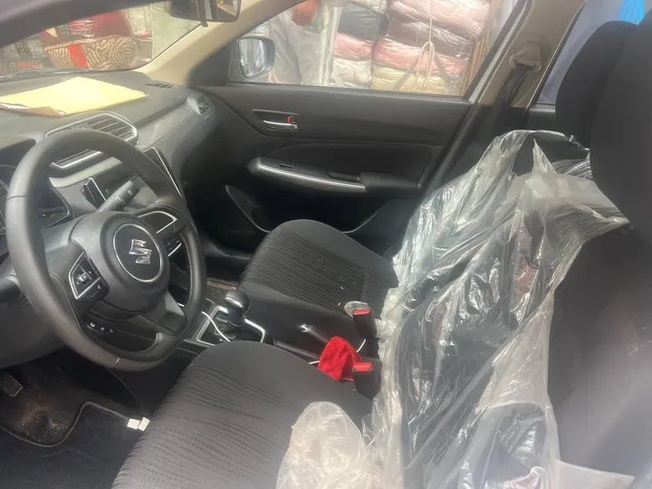 Suzuki Dzire 2024 Automatic – photo 4
