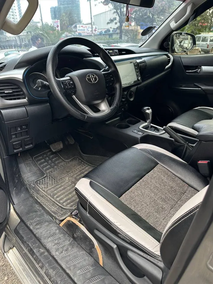 Toyota Hilux Invincible X-Cab 2021 – photo 6