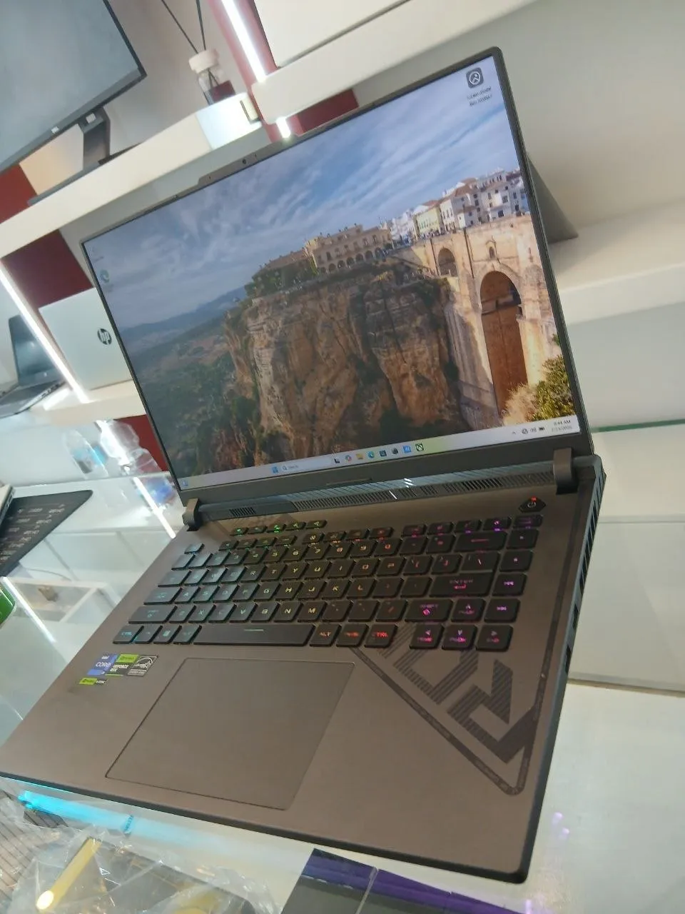 Asus ROG Strix i9 RTX 4070 Laptop – photo 7