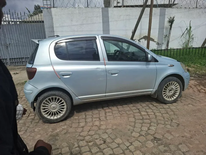 Toyota Vitz 2004 Automatic – photo 3