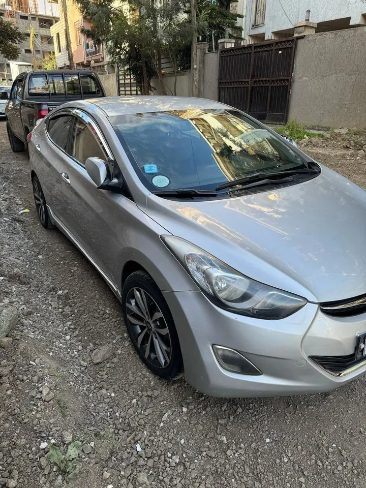 Hyundai Avante 2012 Automatic – photo 6