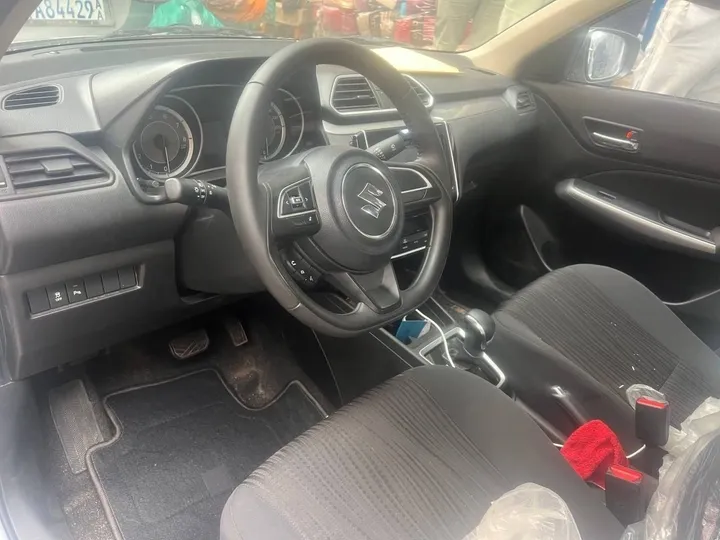 Suzuki Dzire 2024 Automatic – photo 3