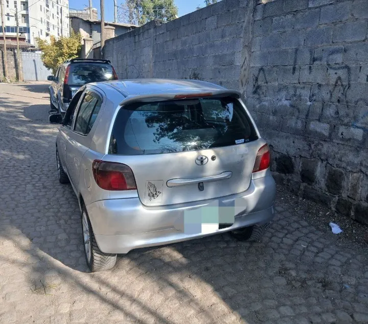 Toyota Vitz 2001 Automatic – photo 3