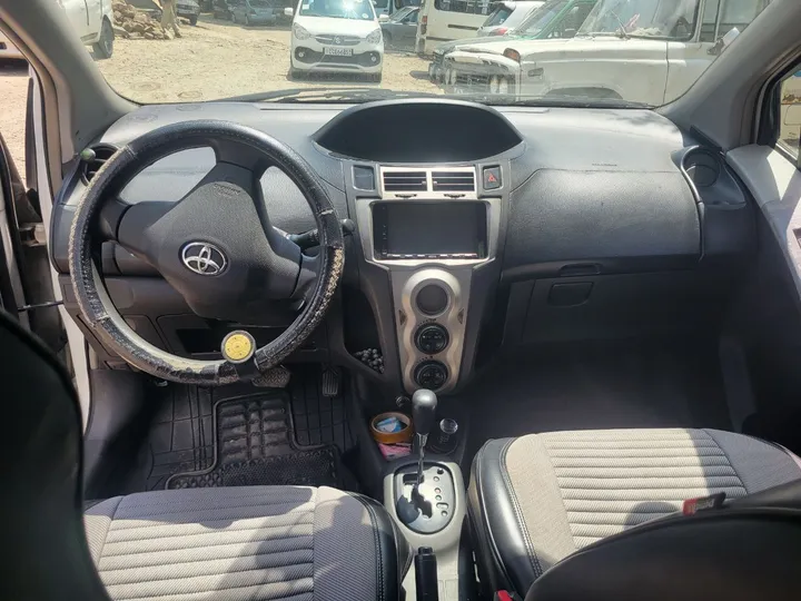 Toyota Yaris Compact 2008 Automatic – photo 5