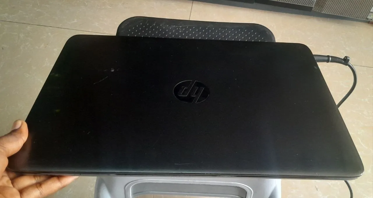 HP EliteBook i5 8GB 1TB Laptop – photo 3