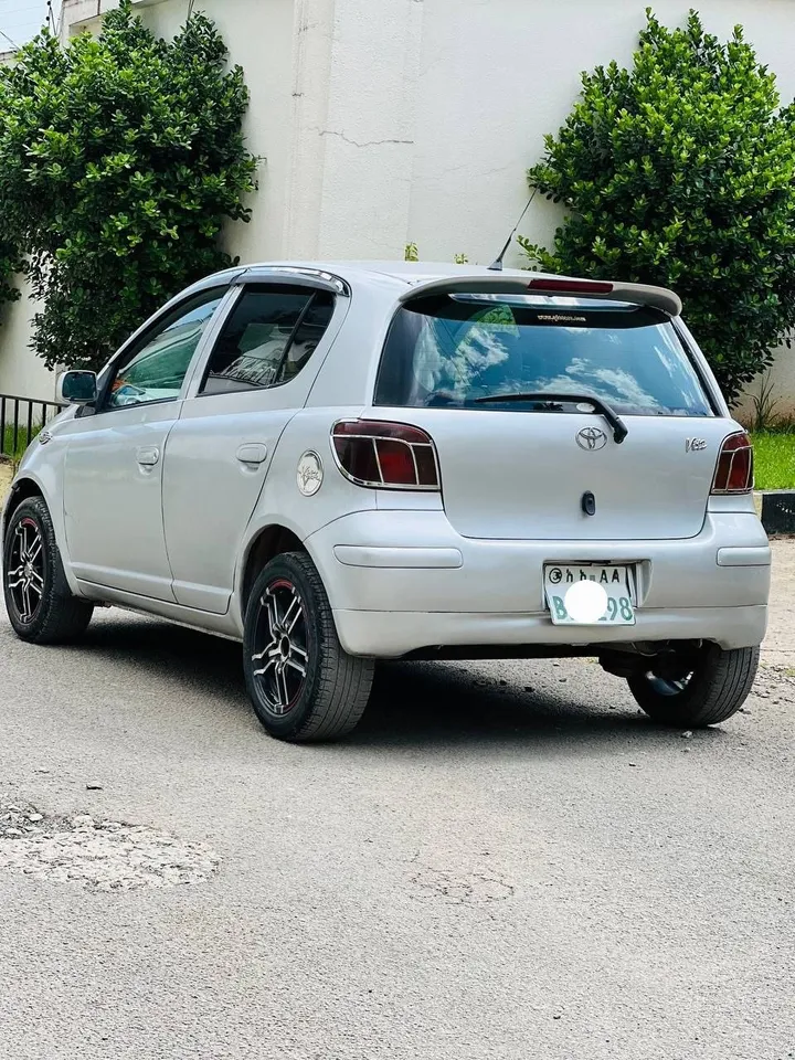 Toyota Vitz 2004 Automatic – photo 3